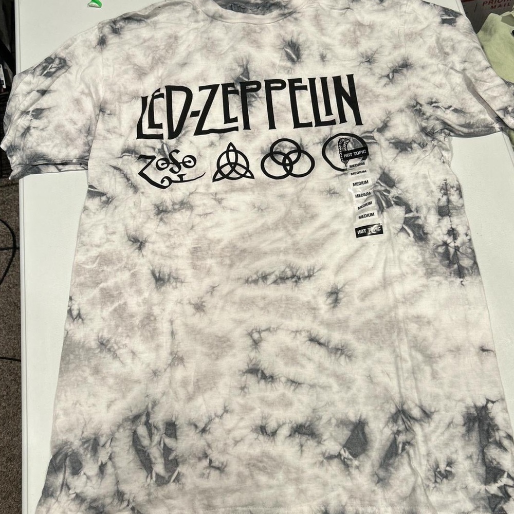 Hot Topic Led Zeppelin Black and White Tie-Dye Tee - Picture 1 of 3